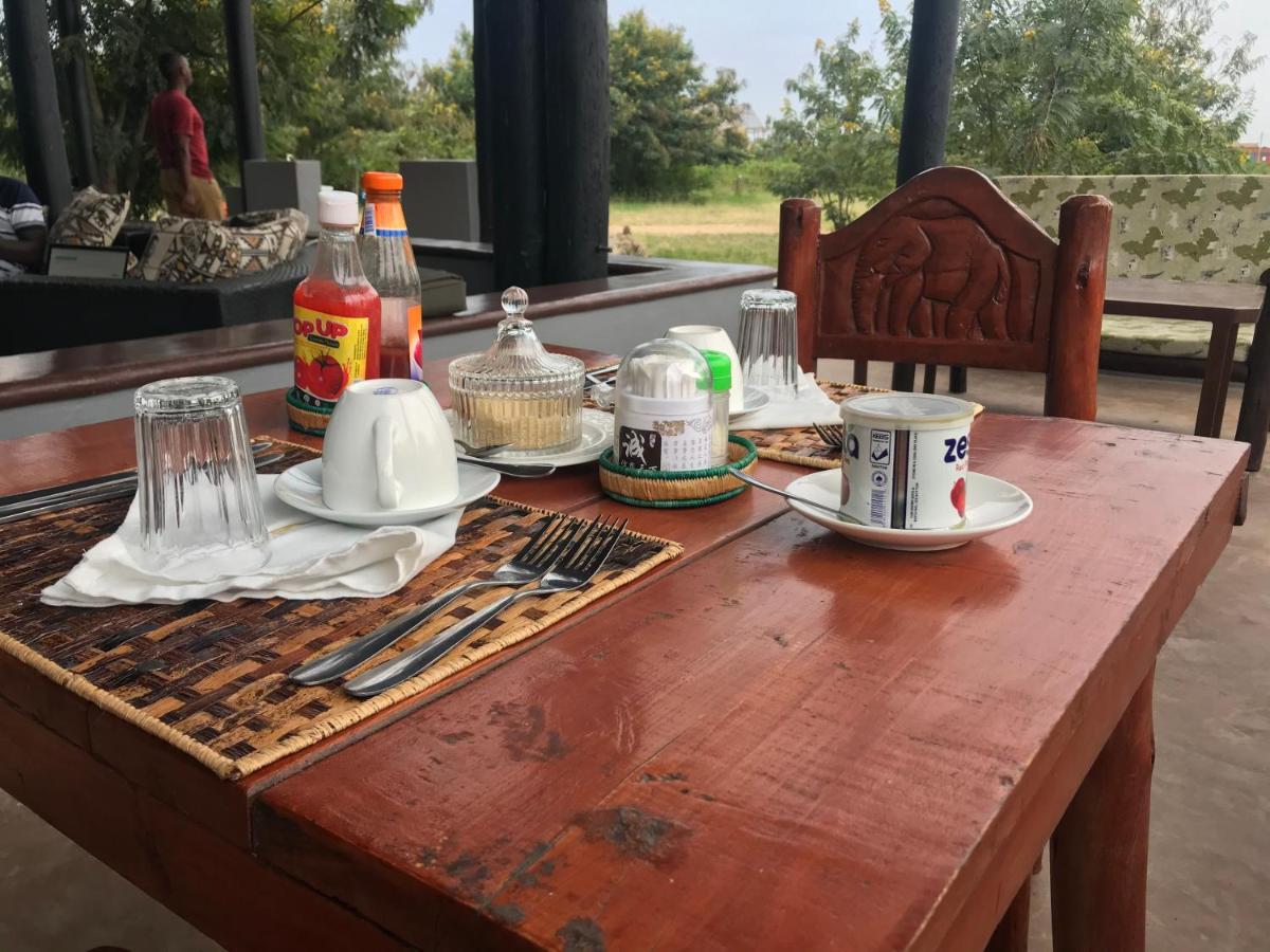 Enshama Game Lodge And Campsite Katunguru Kültér fotó