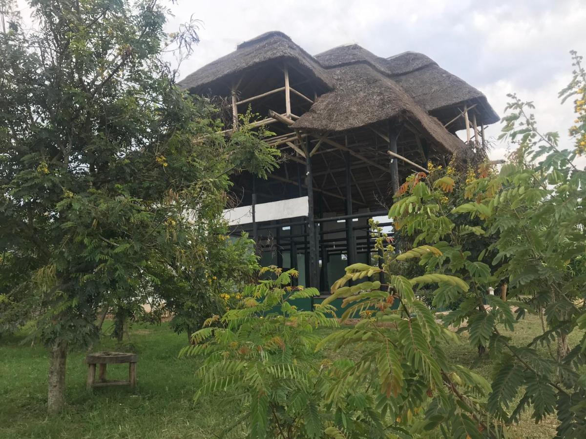 Enshama Game Lodge And Campsite Katunguru Kültér fotó